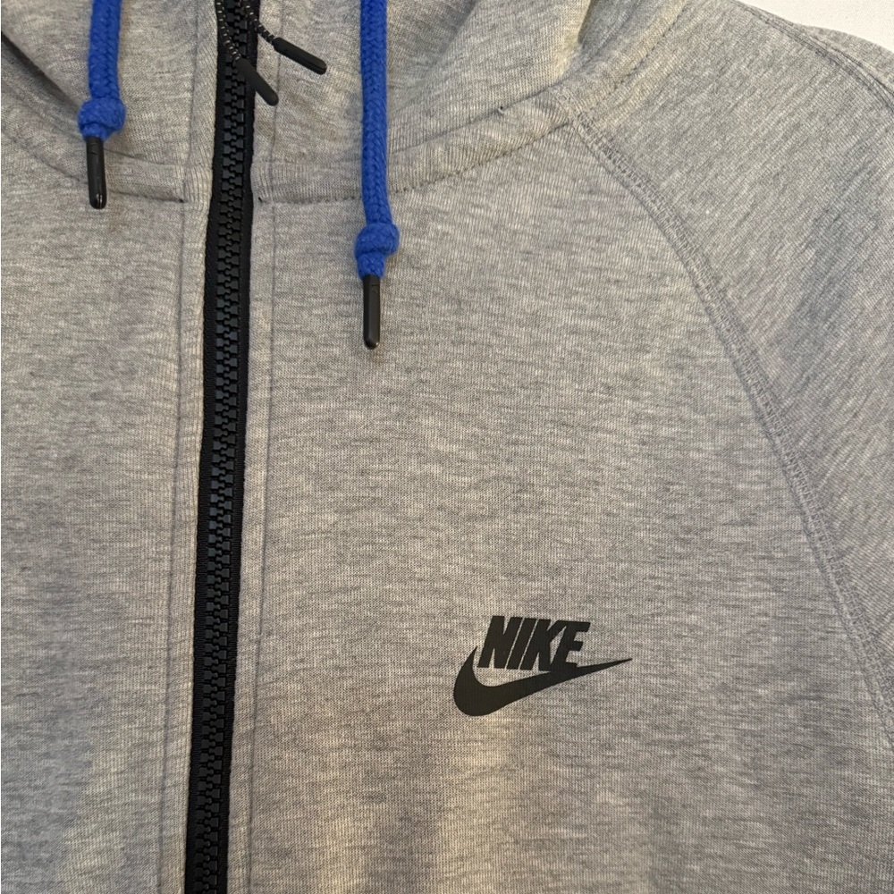 Nike Sweater - Picture 2 of 4